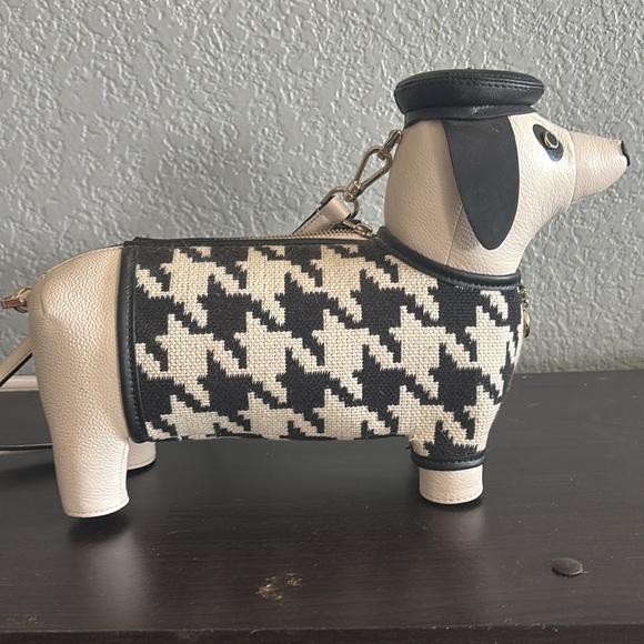 Like new - KATE SPADE DOG PURSE - Picture 2 of 4